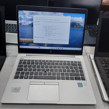 HP EliteBook 840 G5 مع كرت شاشة خارجي