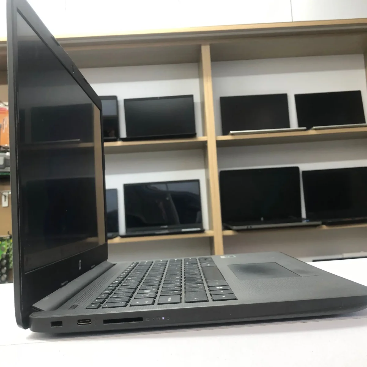 لابتوب HP 240 G8