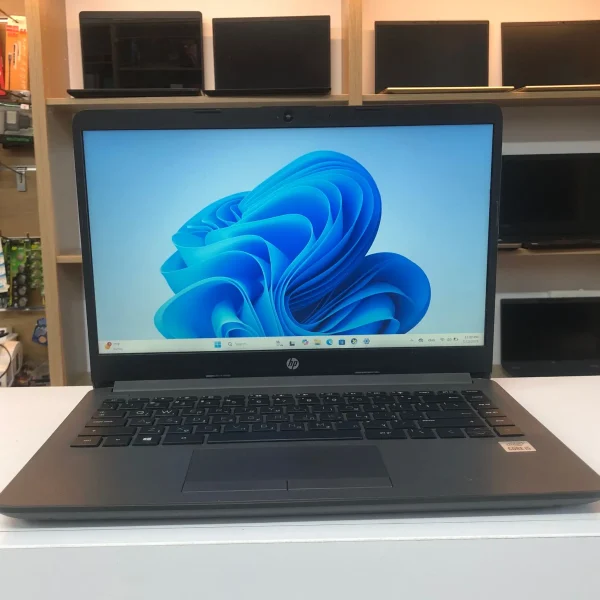 لابتوب HP 240 G8