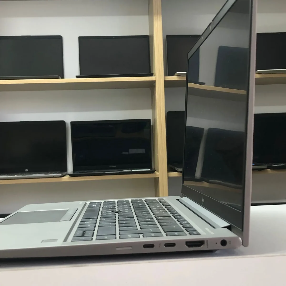 لابتوب HP ZBook Firefly G8 i7