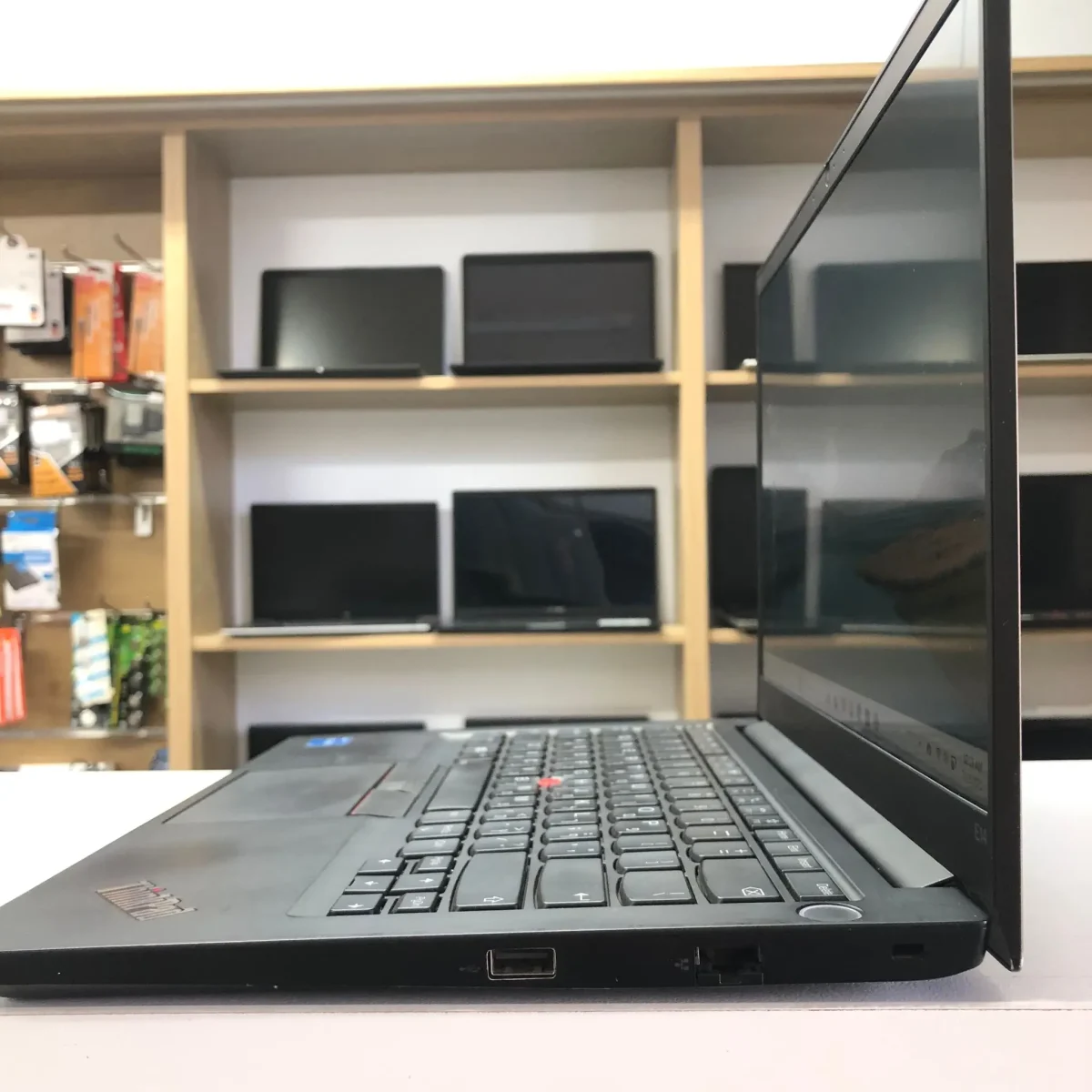 لابتوب Lenovo ThinkPad E14