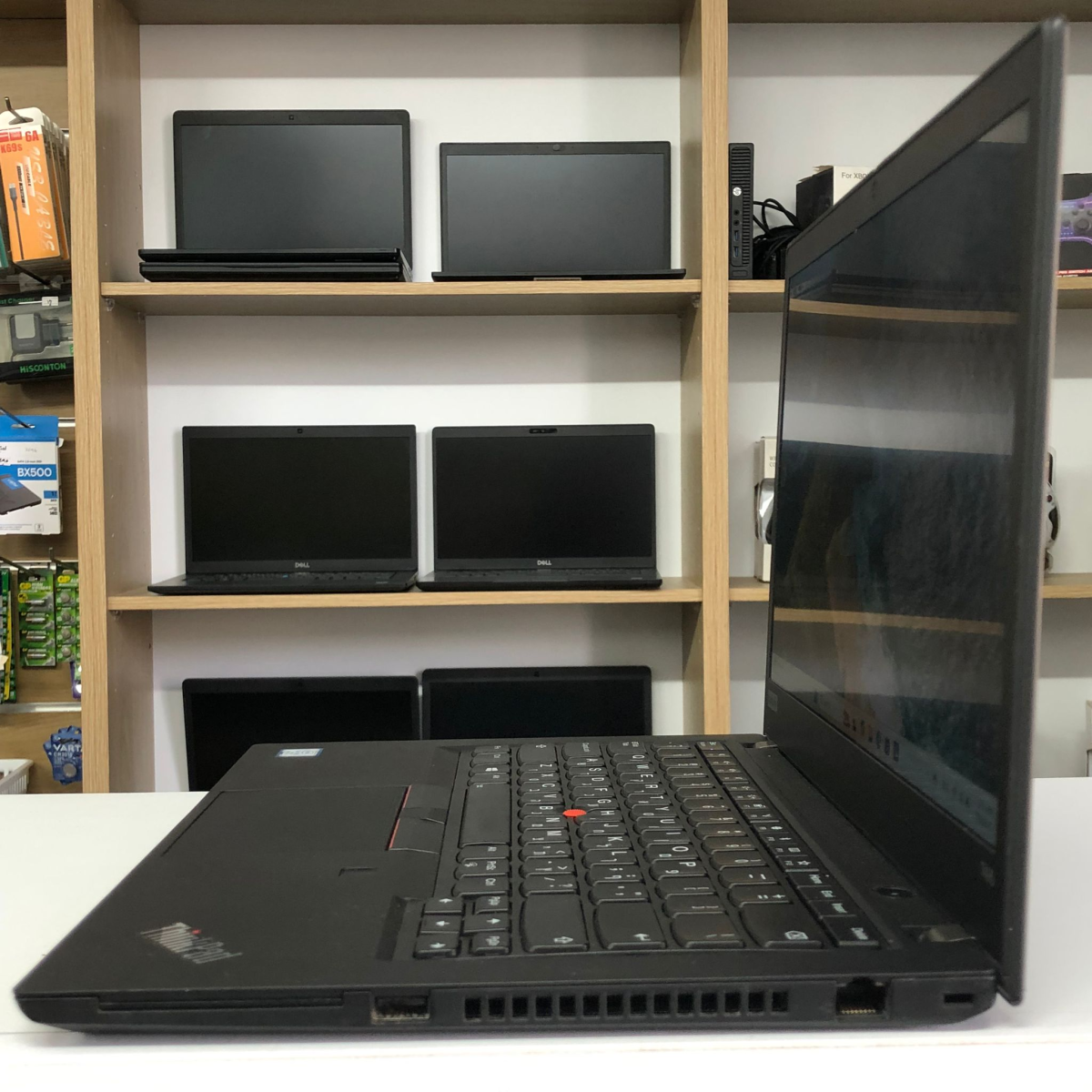 لابتوب Lenovo ThinkPad T490